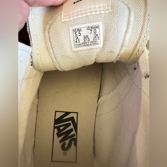 Women’s size 7 vans - Picture 3 of 6